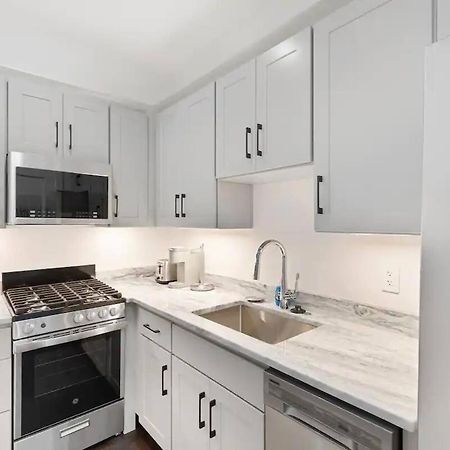 Room With Private Bathroom And Shared Kitchen Londra Esterno foto
