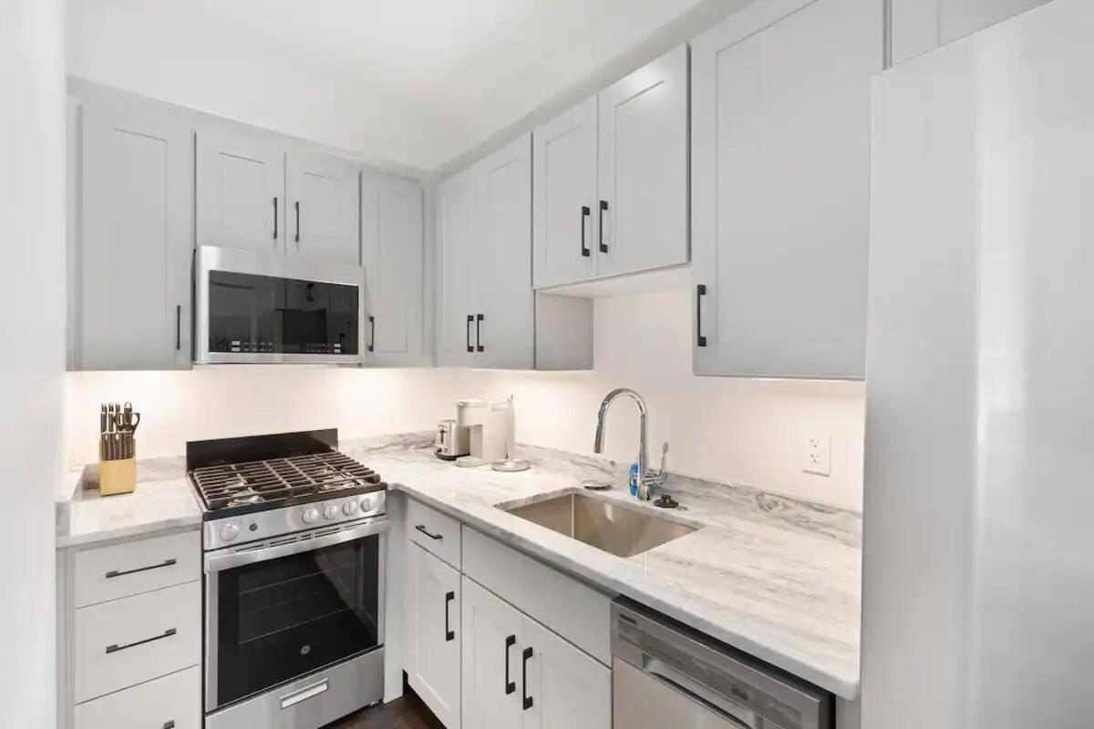 Room With Private Bathroom And Shared Kitchen Londra Esterno foto